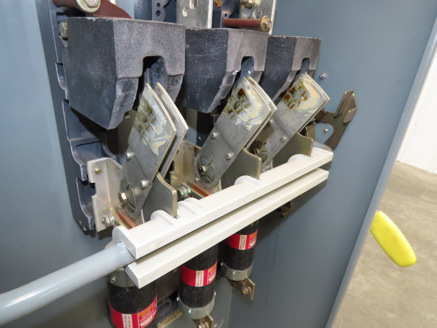 Crouse Hinds Co ASN365 Heavy Duty Safety Disconnect Switch 400A 600V Fused 250HP