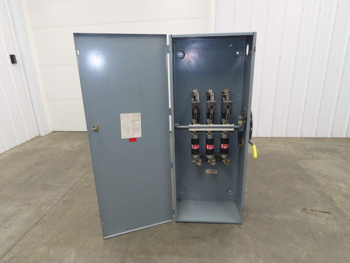 Crouse Hinds Co ASN365 Heavy Duty Safety Disconnect Switch 400A 600V Fused 250HP
