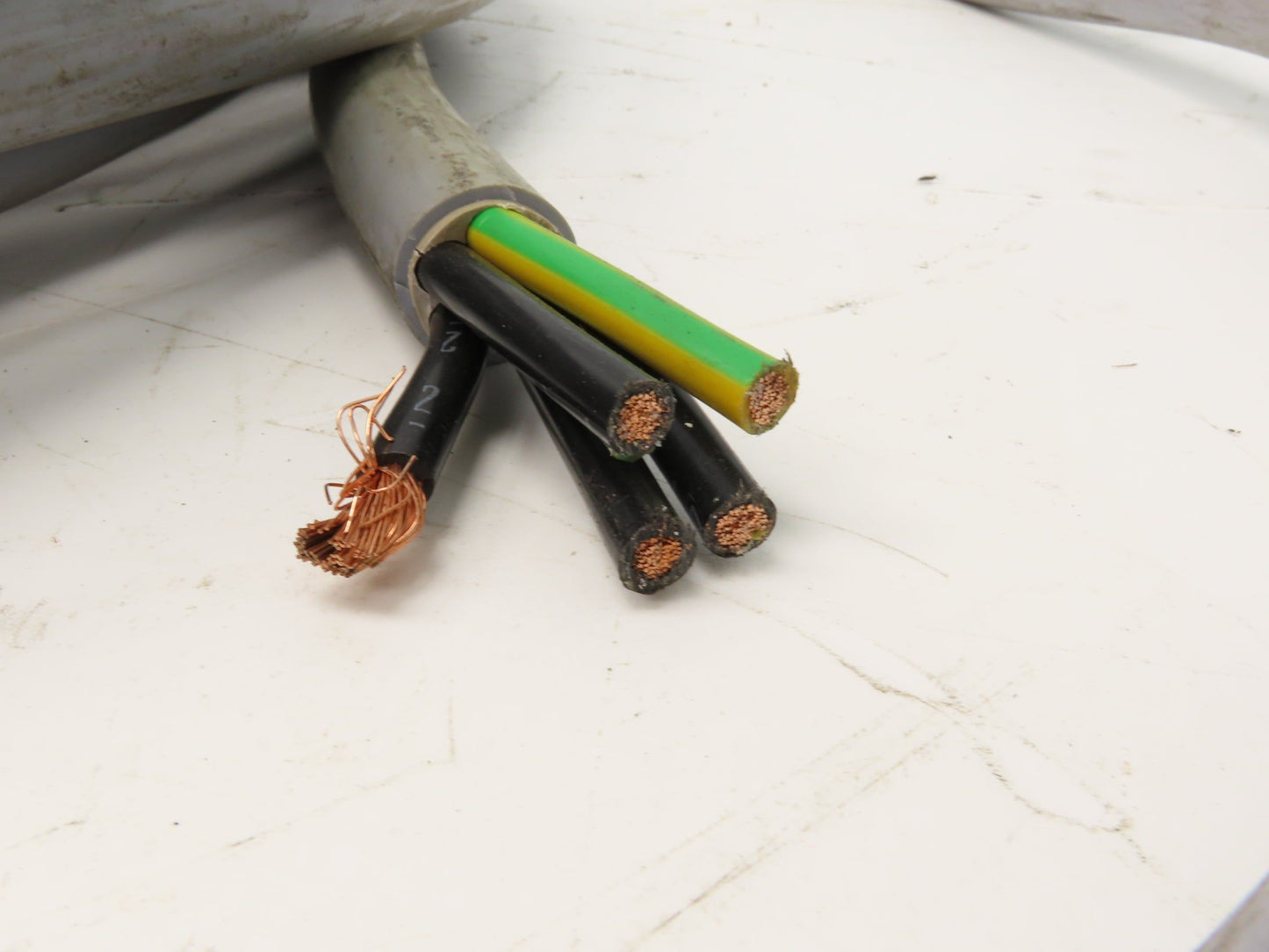 Helukabel JZ-602 Multi-Conductor 6AWG 5 Conductor 48' Cable 600V