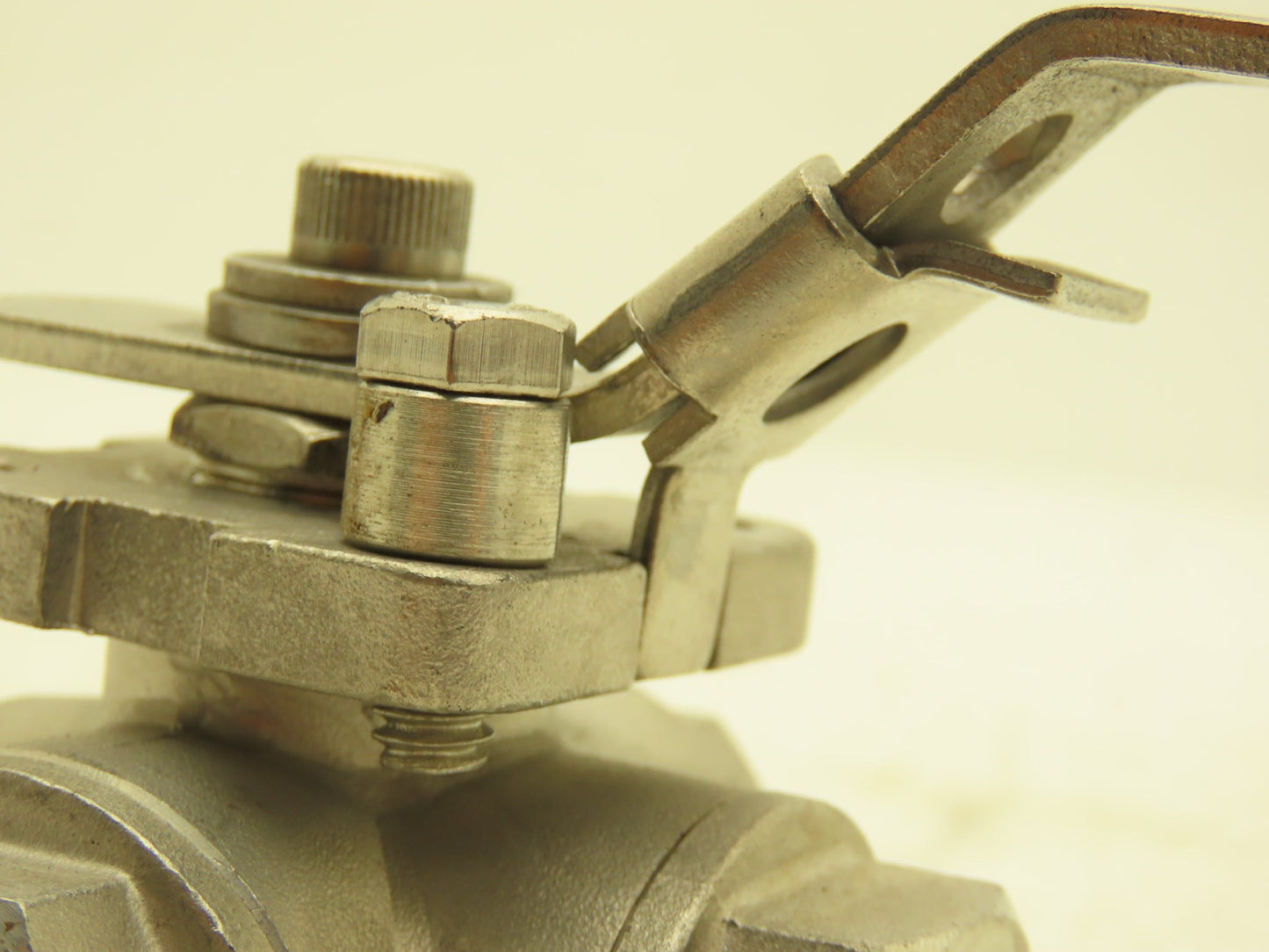 Flow-Tek 800WOG Ball Valve 3/8-316 Multiport 3-Way Stainless Steel 3/8" Threaded