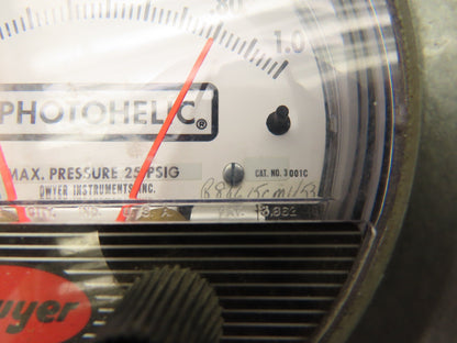 Dwyer 3001C Photohelic Pressure Switch Gauge 25PSI 120F 1" Of Water 117V