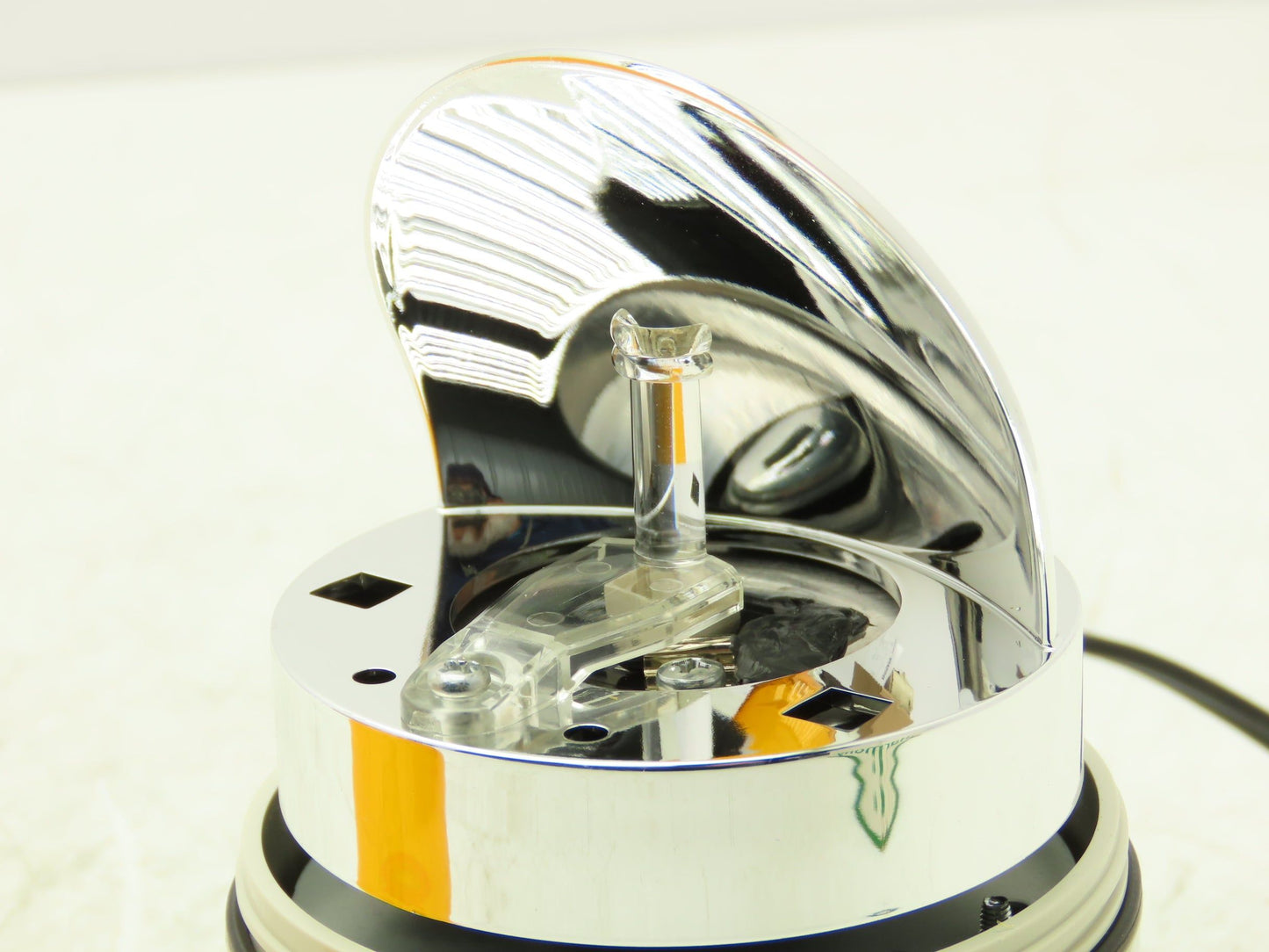 Schneider Electric XVR08B05 Harmony Rotating Beacon Light Orange 24V AC/DC