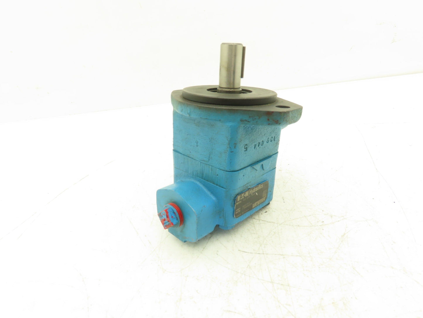 Eaton Vickers V10 1P2P 1A20 Hydraulic Vane Pump 2gpm 2500psi 1/2"x 1" NPT
