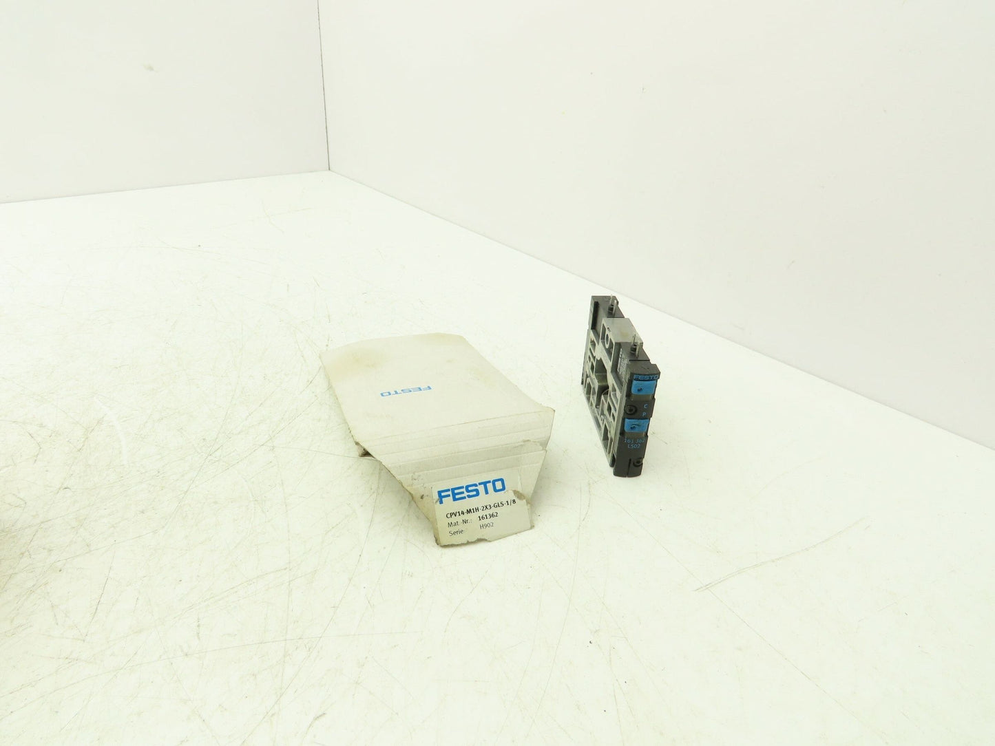 Festo CPV-14-M1H-2X3GLS-1/8 Pneumatic Air Solenoid Valve 24VDC