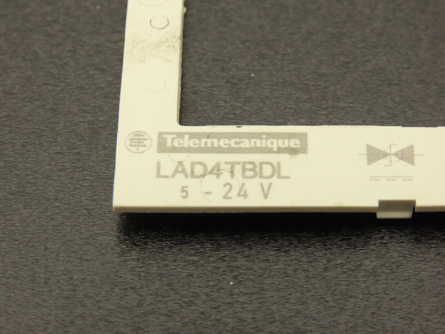 Telemecanique LAD4TBDL Contactor Bi-Directional Limiting Diode 24VDC Lot of 14