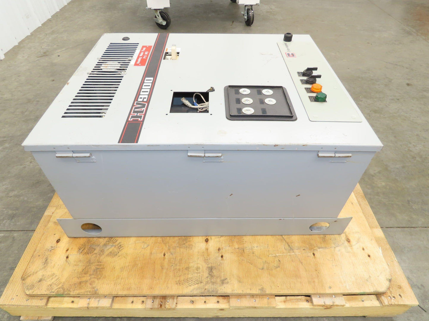 Cutler Hammer HV9040 VFD Adjustable Speed Drive 40HP 480V Oversized Enclosure