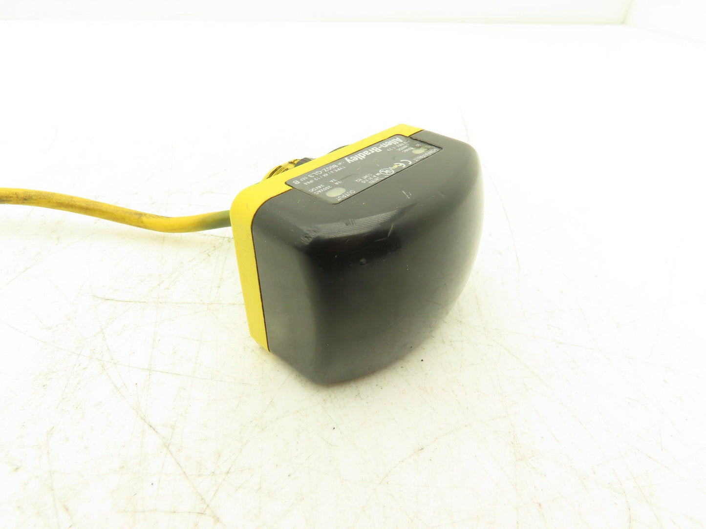 Banner 800Z-GL3 Palm Operated Optical Safety Switch Button Ser B