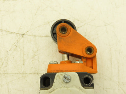Siemens 3SE2 120-1E Limit Switch Top Plunger Spring Return