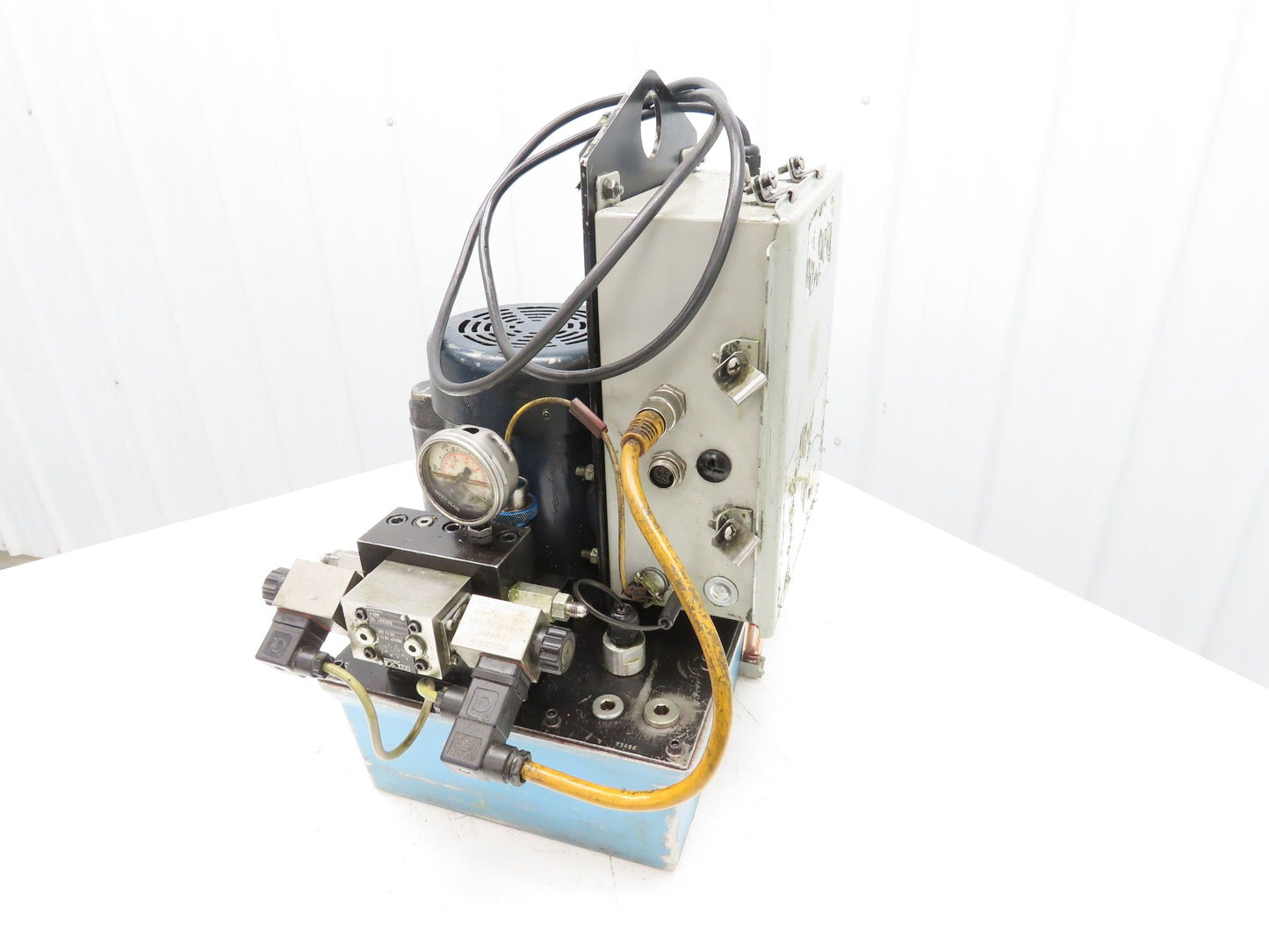 Vektek Vector Flo Hydraulic Manual Workholding Pump Power Pack 2.5gal 5000psi