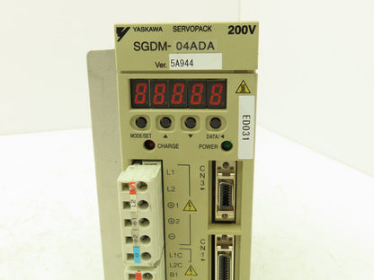 Yaskawa SGDM-04ADA ServoPack Servo Drive 1Ph 230V In 0.4kW 230V 2.8A 300Hz Out