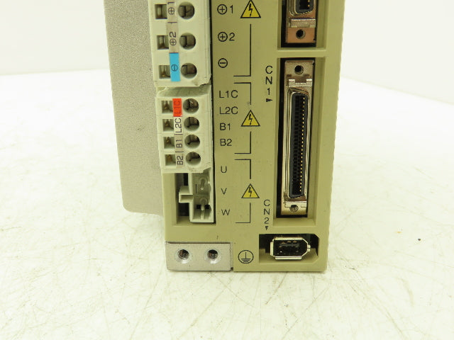 Yaskawa SGDM-04ADA ServoPack Servo Drive 1Ph 230V In 0.4kW 230V 2.8A 300Hz Out