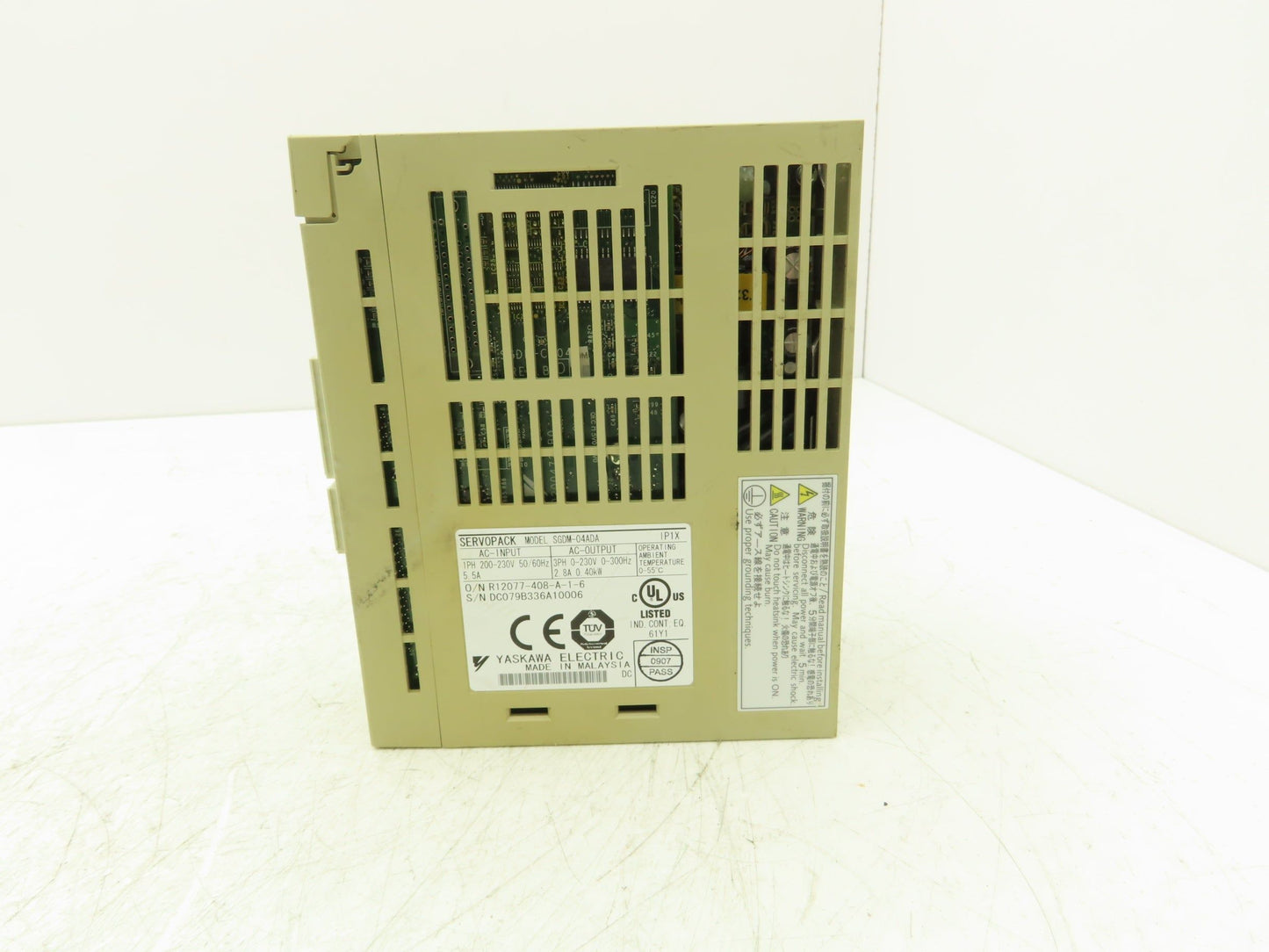 Yaskawa SGDM-04ADA ServoPack Servo Drive 1Ph 230V In 0.4kW 230V 2.8A 300Hz Out