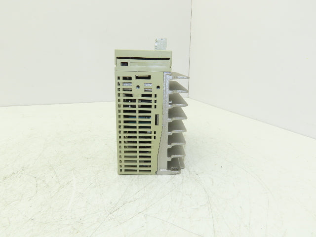 Yaskawa SGDM-04ADA ServoPack Servo Drive 1Ph 230V In 0.4kW 230V 2.8A 300Hz Out