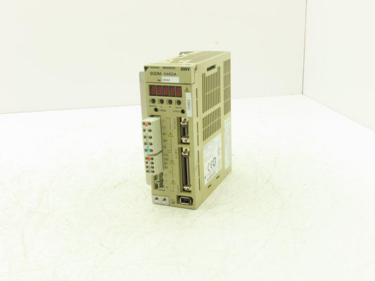 Yaskawa SGDM-04ADA ServoPack Servo Drive 1Ph 230V In 0.4kW 230V 2.8A 300Hz Out