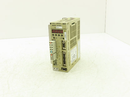 Yaskawa SGDM-04ADA ServoPack Servo Drive 1Ph 230V In 0.4kW 230V 2.8A 300Hz Out