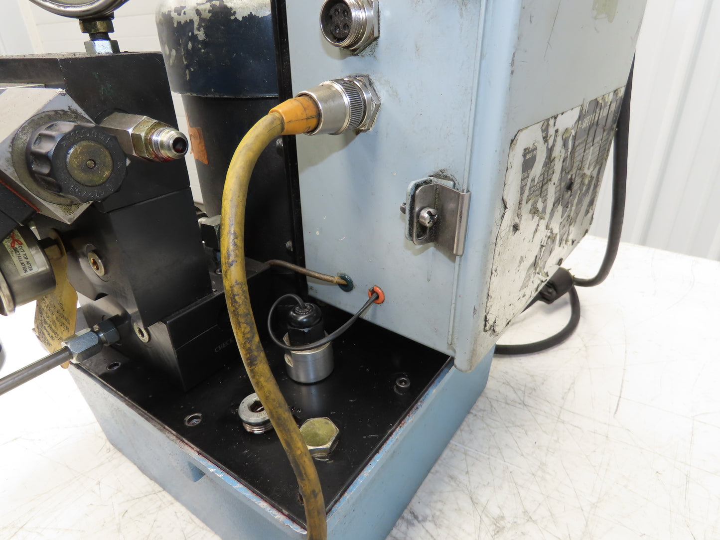 Vektek Vector Flo Hydraulic Manual Workholding Pump Power Pack 2.5gal 5000psi