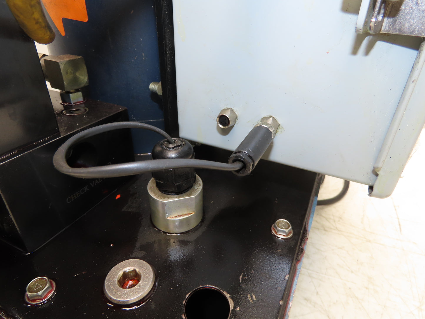 Vektek Vector Flo Hydraulic Manual Workholding Pump Power Pack 2.5gal 5000psi