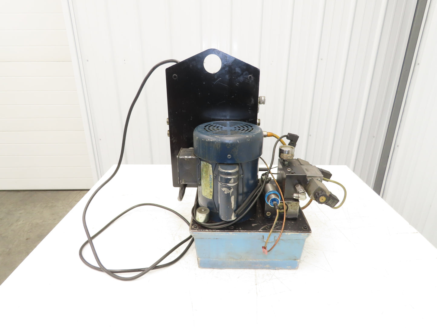 Vektek Vector Flo Hydraulic Manual Workholding Pump Power Pack 2.5gal 5000psi