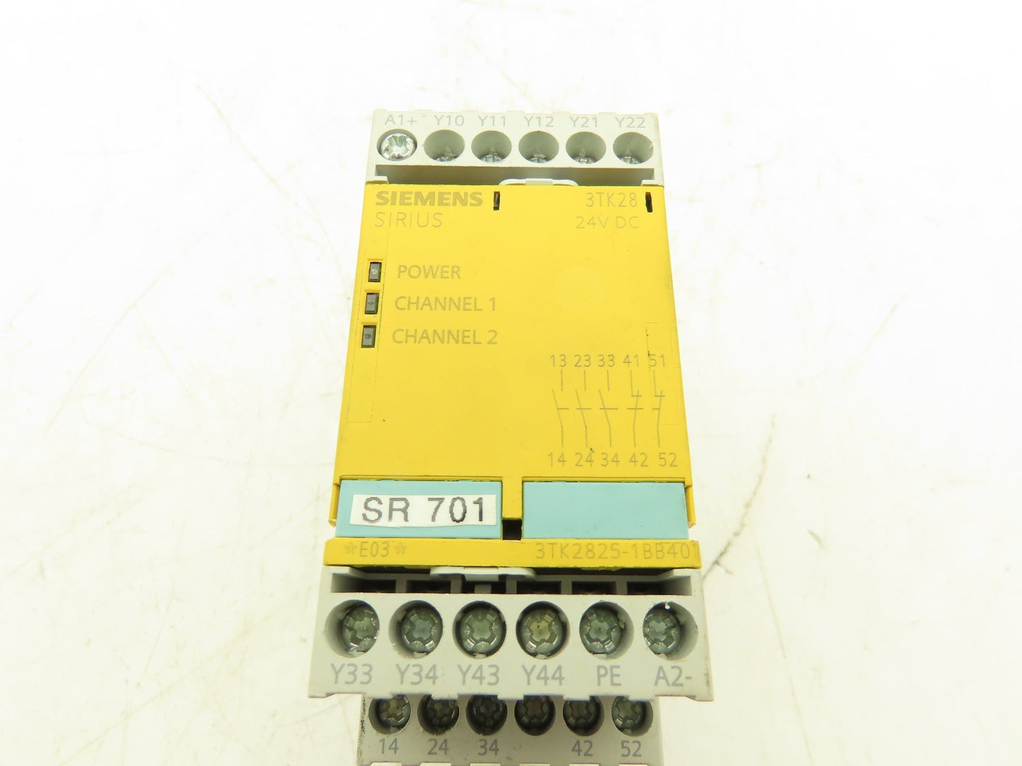Siemens 3TK2825-1BB40 Sirius Safety Relay Control Unit Module Din Rail Mount