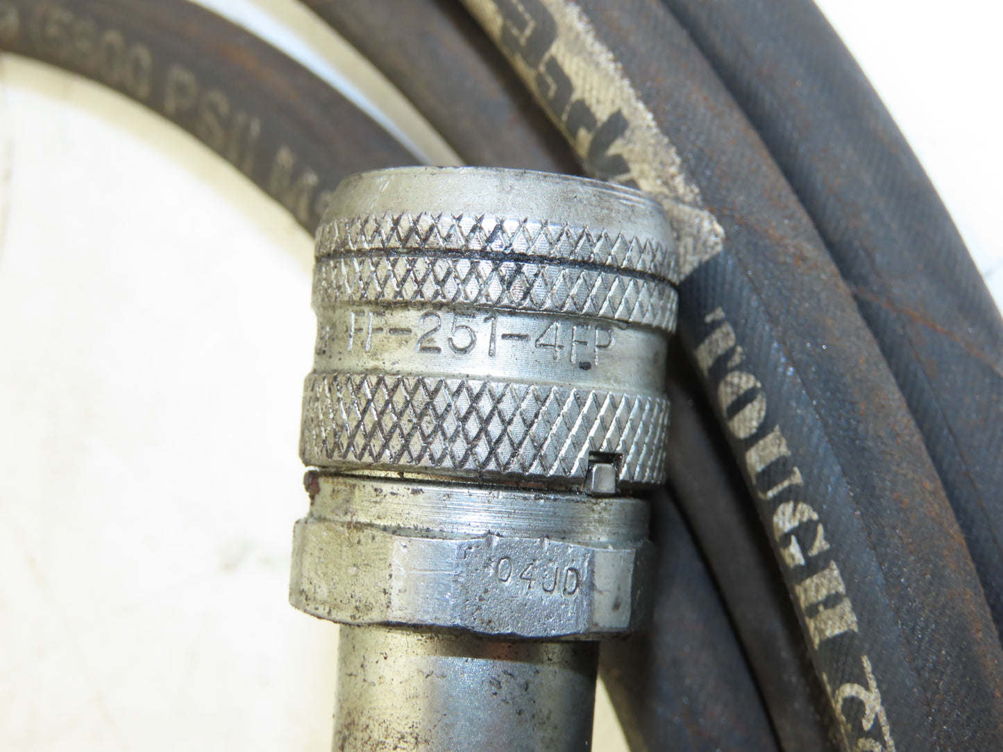 Parker 1/4" Hydraulic Hose 5800psi Parker No-Spill Quick Connect 15.5' Lot of 2