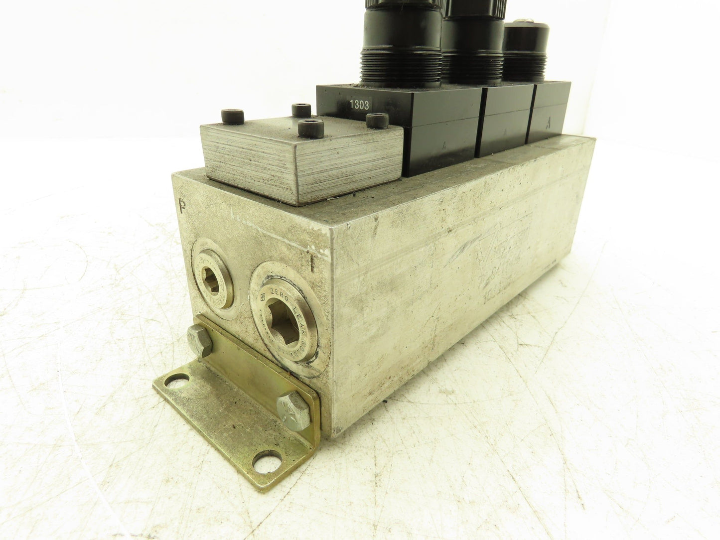 Vektek 0116|1813 3x4 Manual Hydraulic 3-Valve Manifold Assembly Lever/Handle