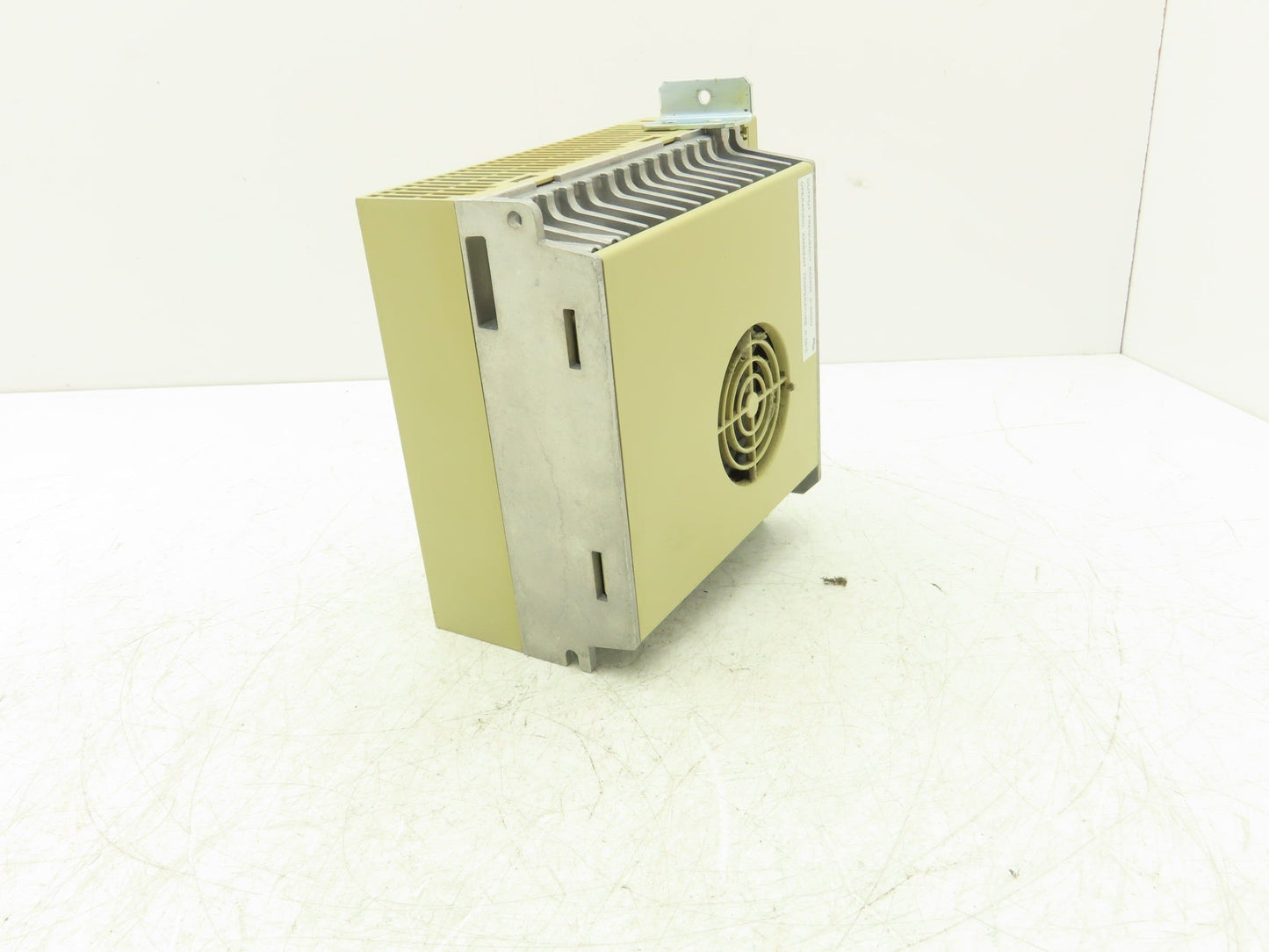 Yaskawa SGDM-08ADA ServoPack Servo Drive 3Ph 230V In 0.8kW 230V 5.7A 3Ph Out