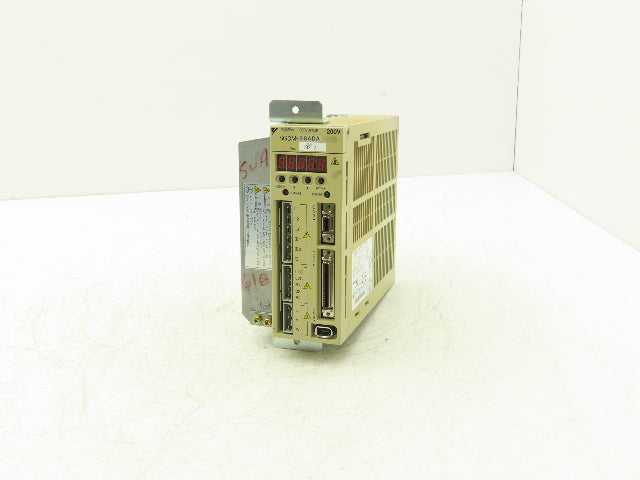 Yaskawa SGDM-08ADA ServoPack Servo Drive 3Ph 230V In 0.8kW 230V 5.7A 3Ph Out