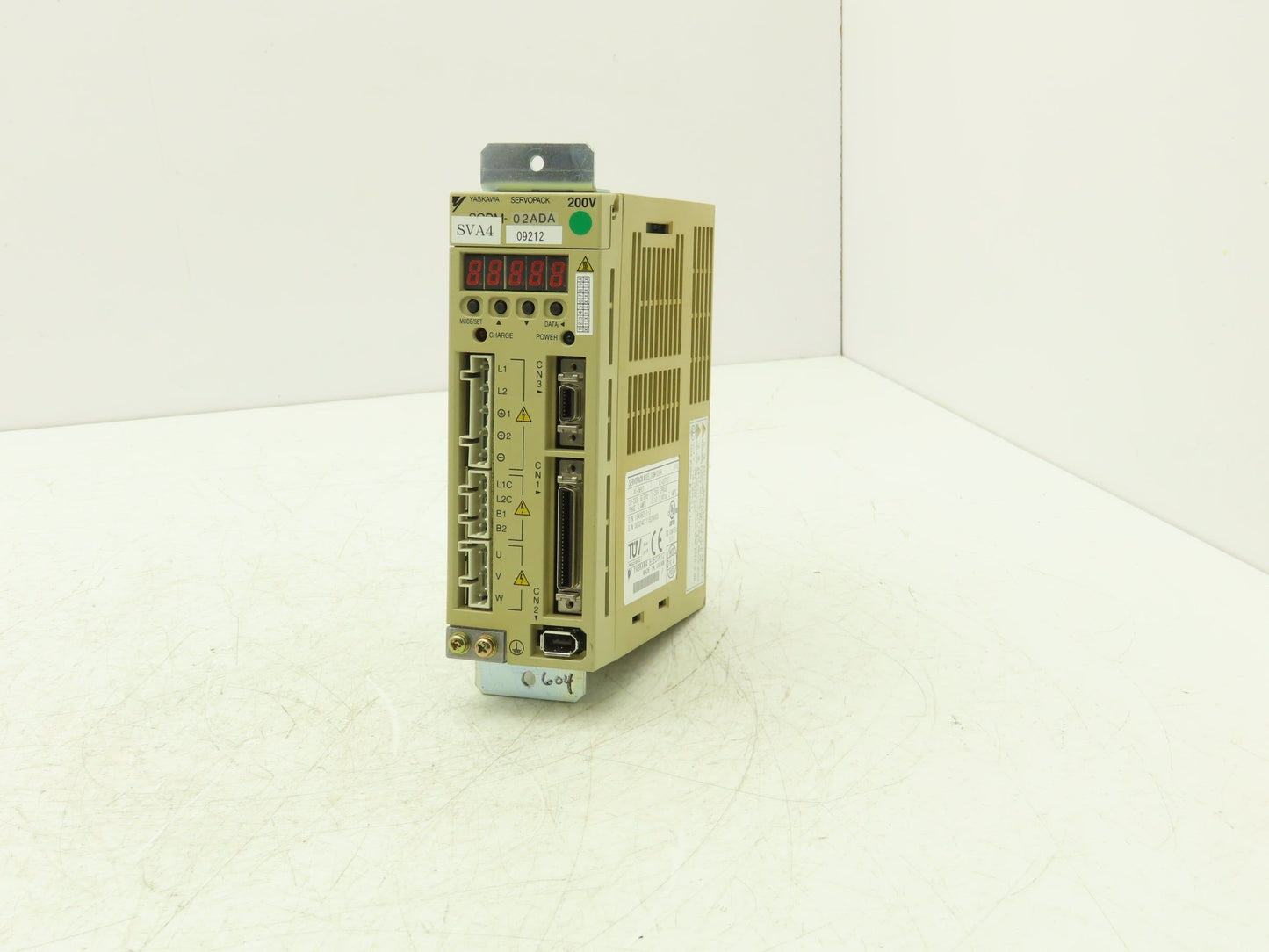 Yaskawa SGDM-02ADA ServoPack Servo Drive 1Ph 230V In 0.2kW 230V 2.1A 3Ph Out