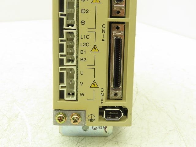 Yaskawa SGDM-02ADA ServoPack Servo Drive 1Ph 230V In 0.2kW 230V 2.1A 3Ph Out