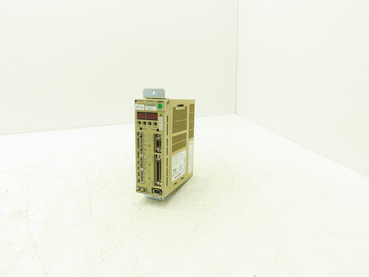 Yaskawa SGDM-02ADA ServoPack Servo Drive 1Ph 230V In 0.2kW 230V 2.1A 3Ph Out