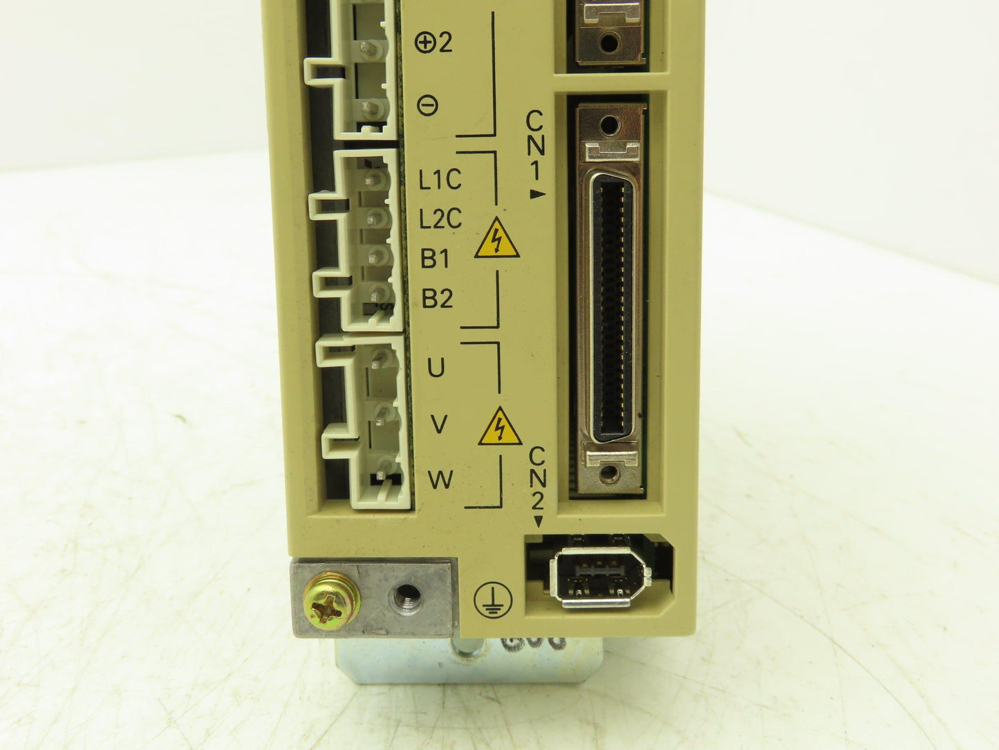 Yaskawa SGDM-A5ADA ServoPack Servo Drive 1Ph 230V In 0.05kW 230V 0.64A 3Ph Out