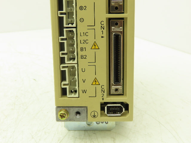 Yaskawa SGDM-A5ADA ServoPack Servo Drive 1Ph 230V In 0.05kW 230V 0.64A 3Ph Out