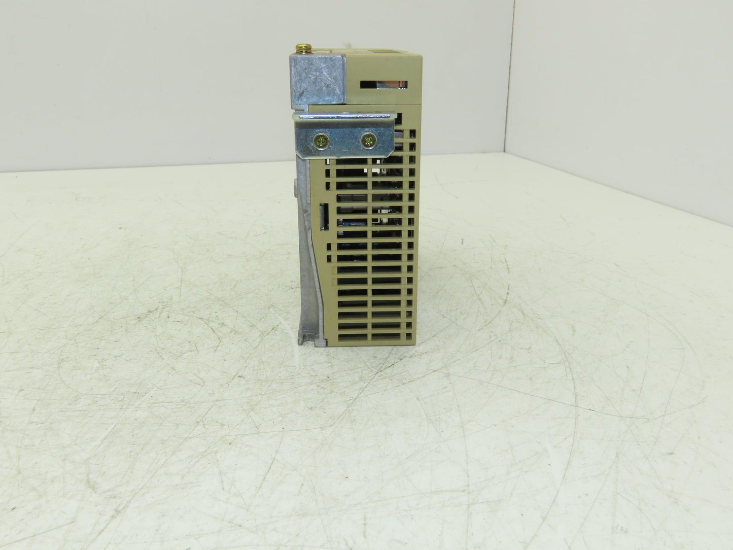 Yaskawa SGDM-A5ADA ServoPack Servo Drive 1Ph 230V In 0.05kW 230V 0.64A 3Ph Out