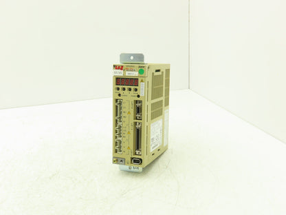 Yaskawa SGDM-A5ADA ServoPack Servo Drive 1Ph 230V In 0.05kW 230V 0.64A 3Ph Out