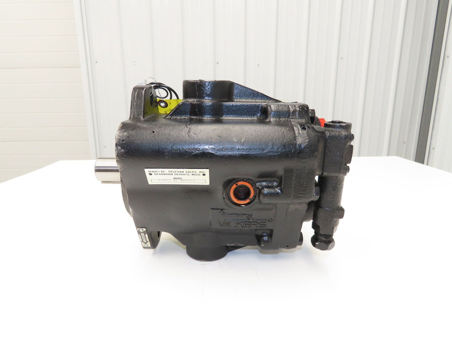 Vickers PVB29 RS 20C-12 Hydraulic Axial Piston Pump 30 GPM 3000 PSI 61.6cm³