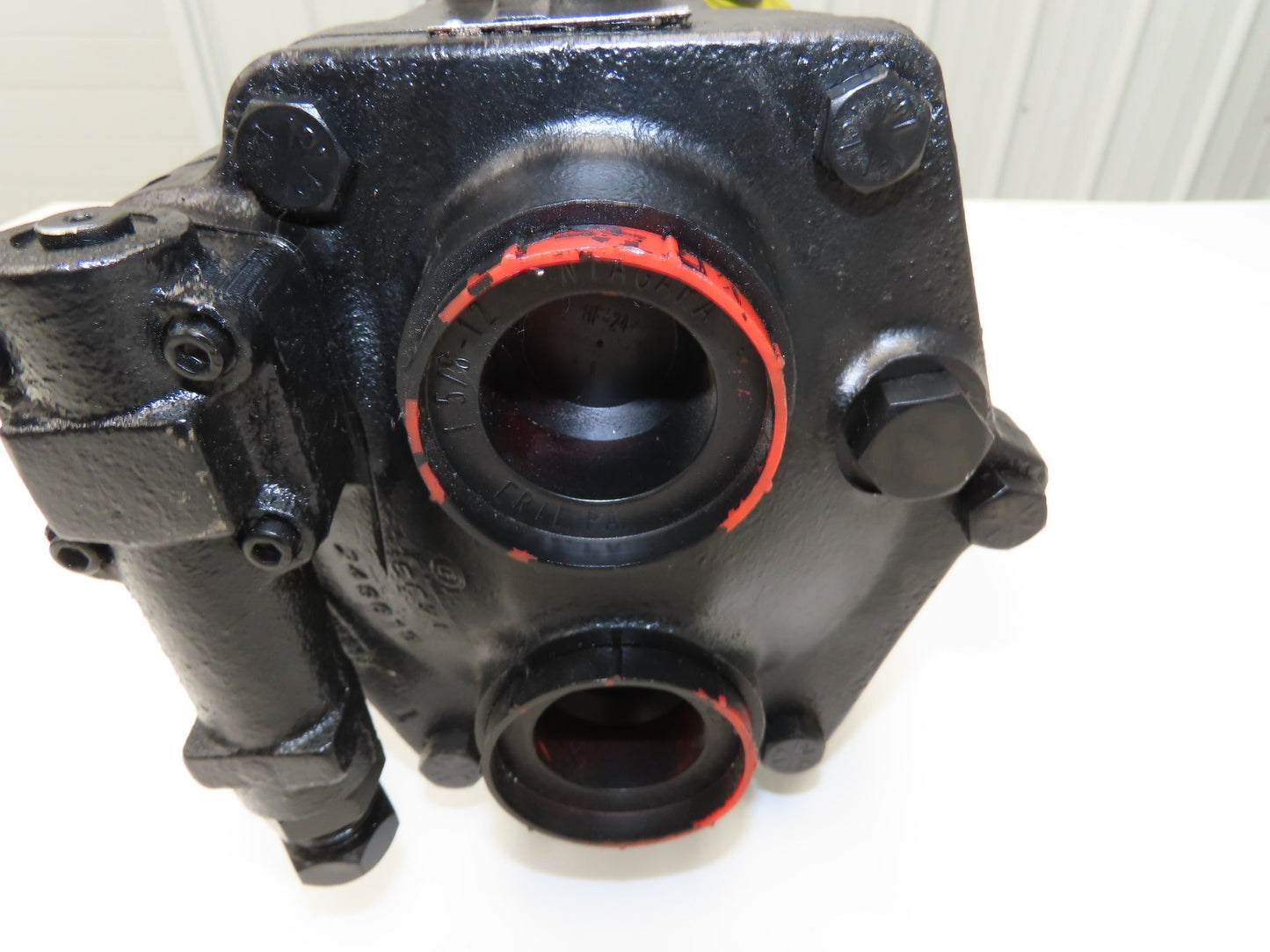 Vickers PVB29 RS 20C-12 Hydraulic Axial Piston Pump 30 GPM 3000 PSI 61.6cm³