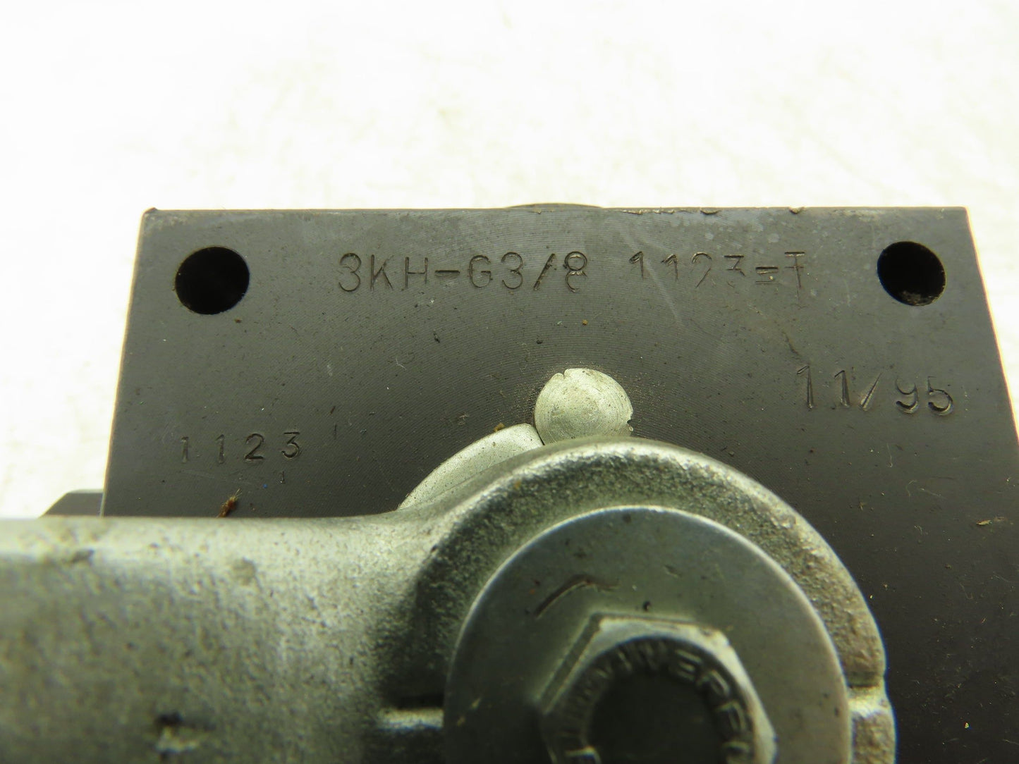 Pister 3KH-G3/8-1123-T Ball Valve Manual 1/4 Turn 3-Way 3/8" NPT