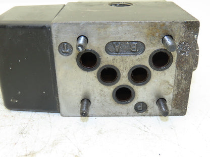 Vickers 02-119767 DG4S4W 012A-B 60 Directional Control Solenoid Valve 120V