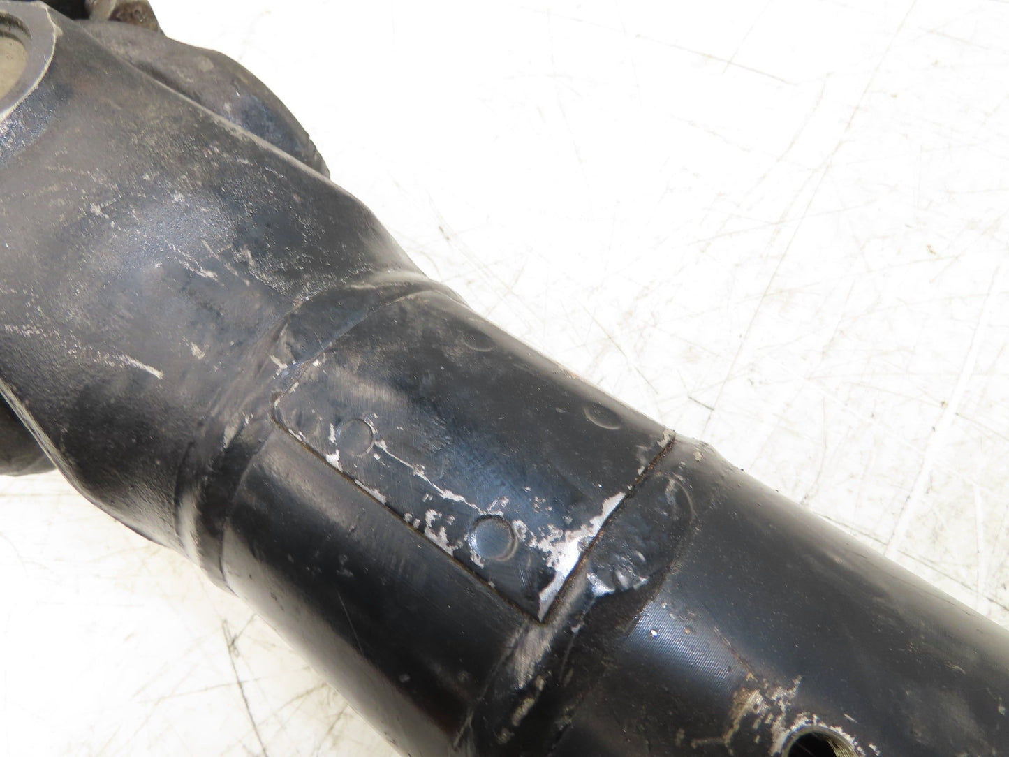 2 158 365 005 Double Universal Joint Driveshaft 28.75" L 8x130mm