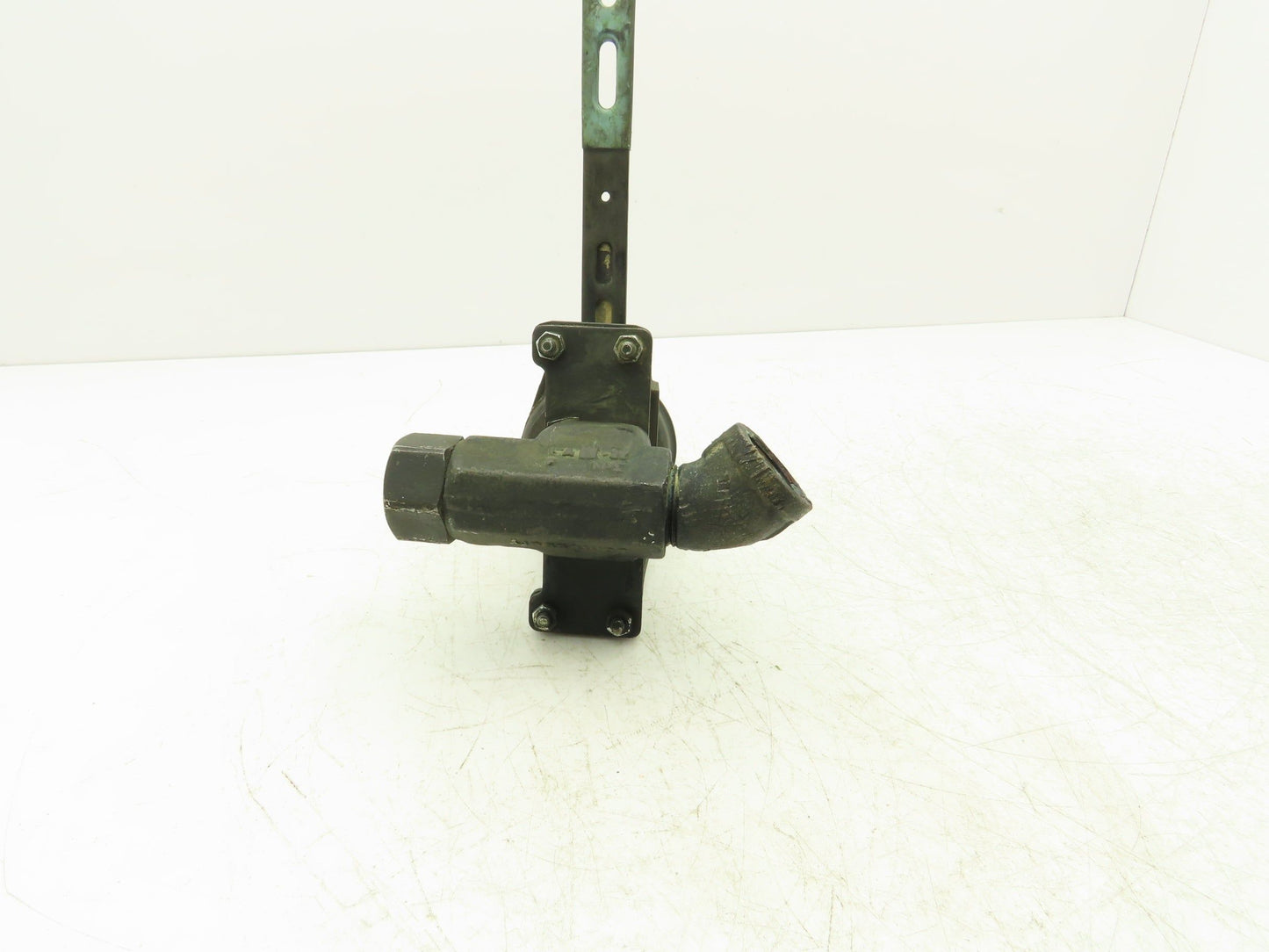 Jamesbury TORQ-HANDLE 1" Ball Valve M-F with Spring Return-to-Closed Handle