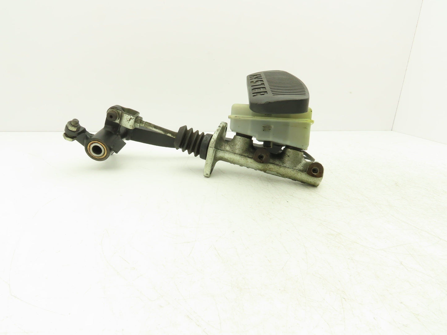 Hyster E60Z Brake Pedal Master Cylinder Assembly