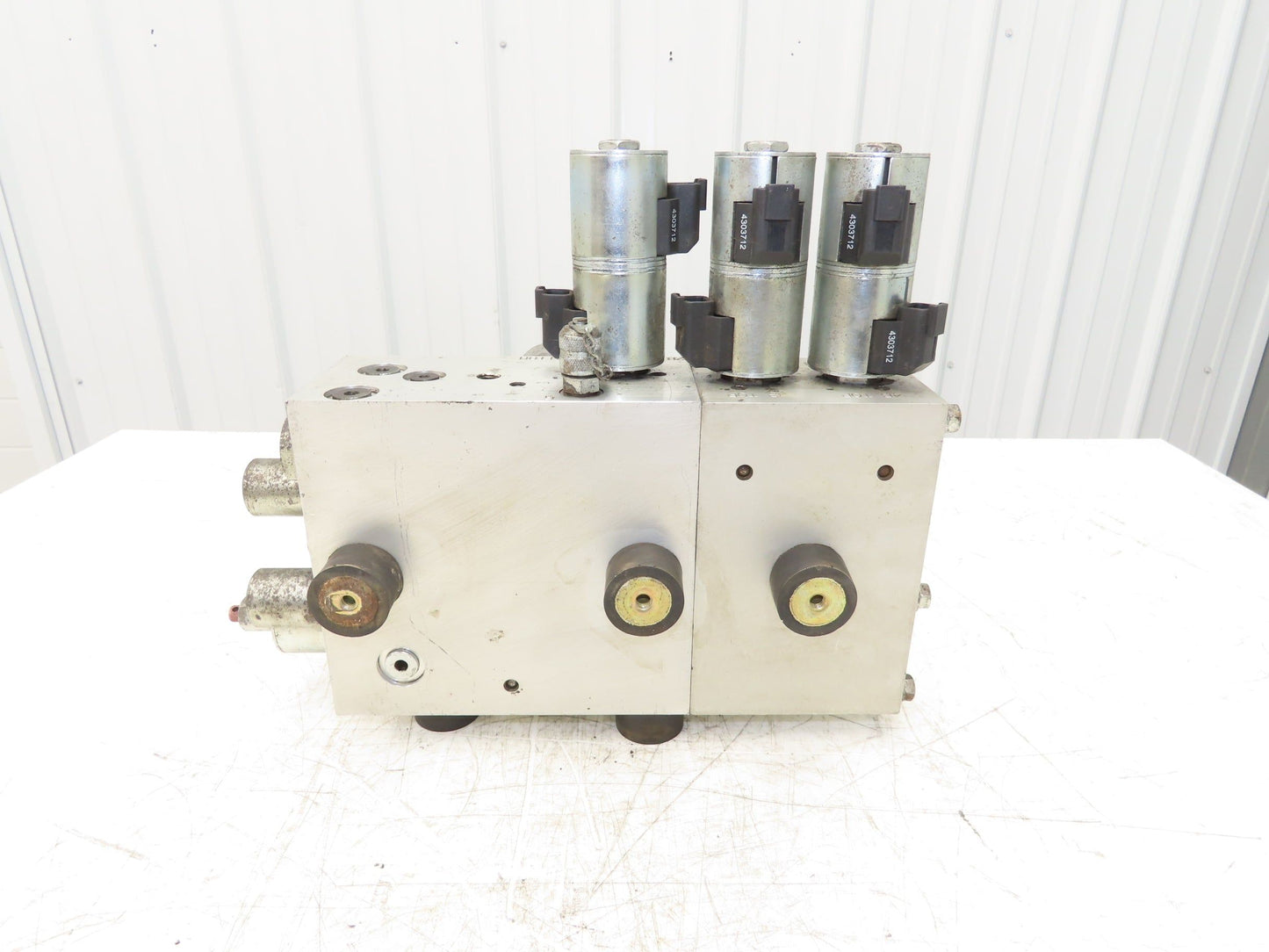 Hyster Hydraulic Manifold Block from E60Z Forklift