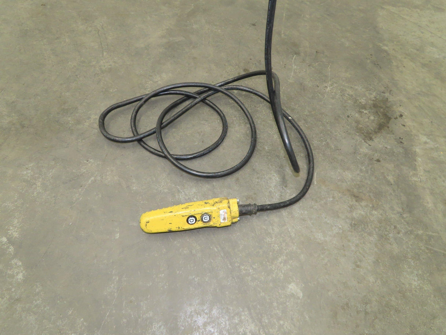 CM Lodestar RR 2 Ton Electric Chain Hoist 16 FPM 19' Lift 230/460 3PH 18'Control