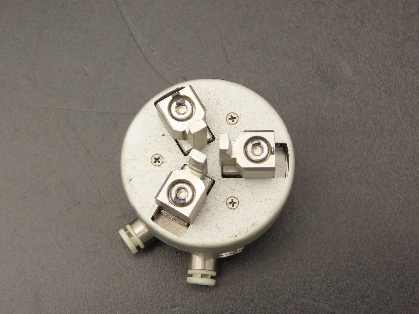 SMC MDHR3-10R-M9N Pneumatic Rotary Air Gripper 3-Finger