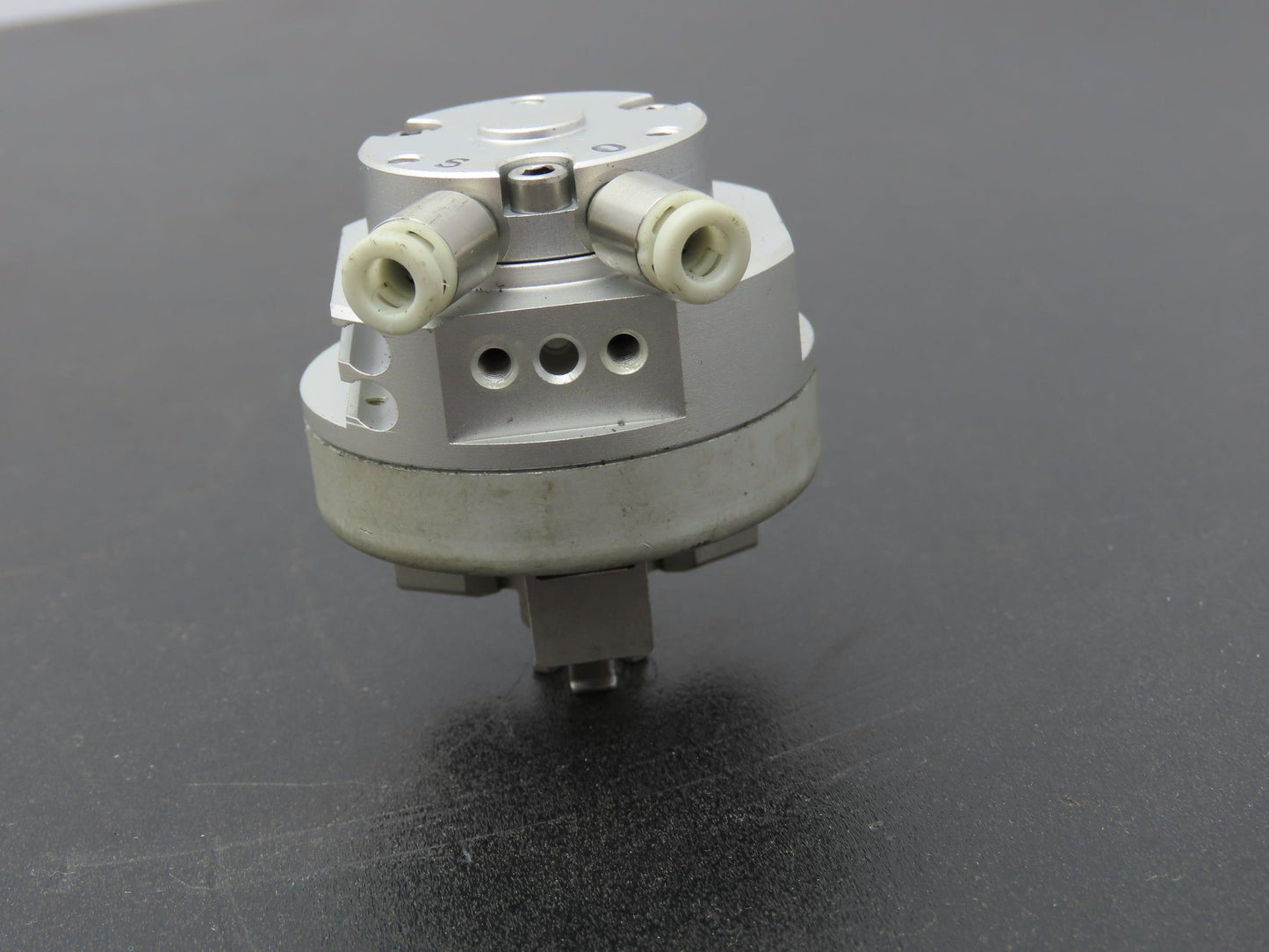 SMC MDHR3-10R-M9N Pneumatic Rotary Air Gripper 3-Finger