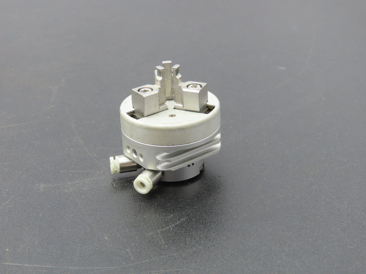 SMC MDHR3-10R-M9N Pneumatic Rotary Air Gripper 3-Finger