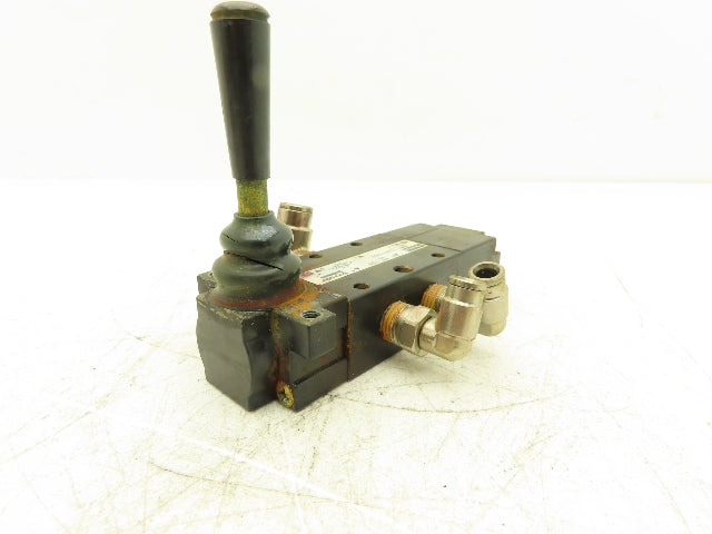 Parker 529811000 Manual Air Valve 3-Pos Spring Return Center 1/4" NPT 150 psi