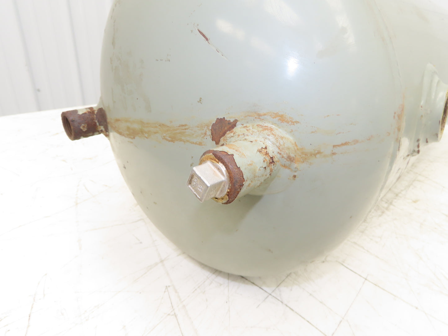 Pneumatic Vertical Receiver Air Compressor Tank 15 Gallon Gray