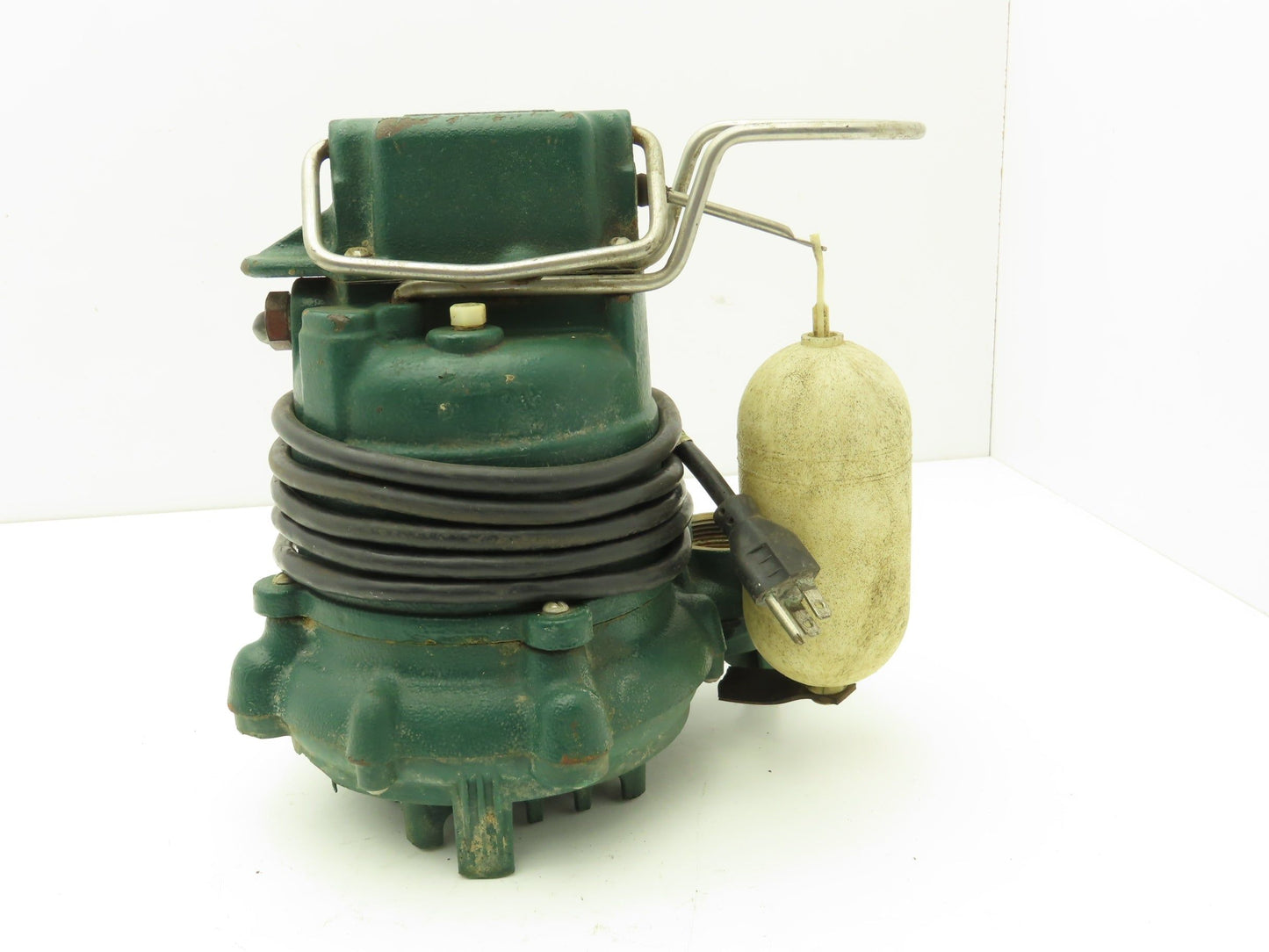 Zoeller M53-D Cast Iron Submersible Sump Pump with Float 1-1/2"npt 115V