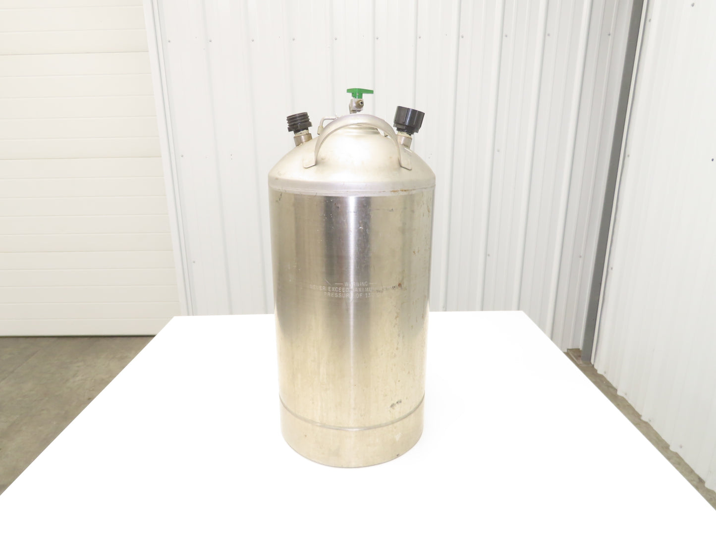 Stainless Dispensing Pressure Vessel Tank 130 PSI 8 Gallon Sprayer Valve